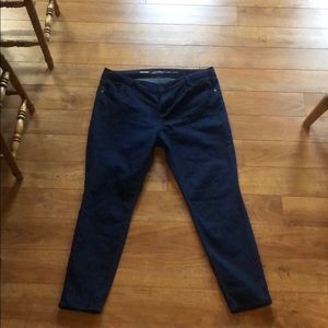 Super Skinny Mid-Rise Jean